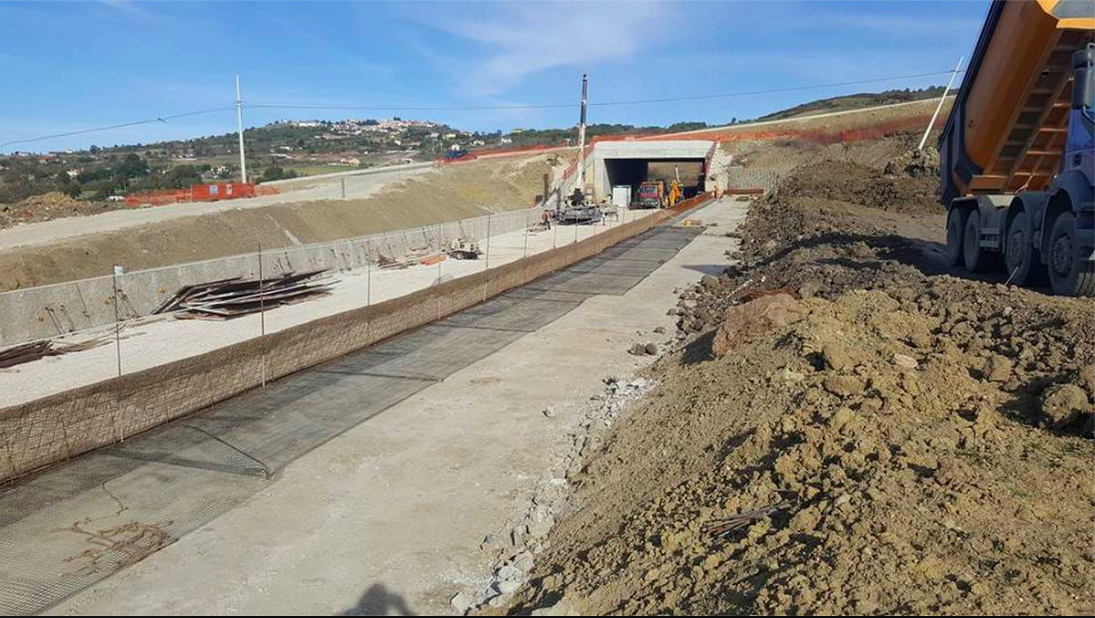 Strada Scorrimento Veloce Grottaminarda - Lioni - Italia - Somma
